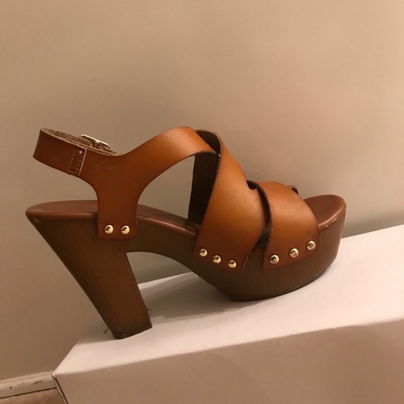 SOLD- Tan studded block heels - Picture 2 of 2